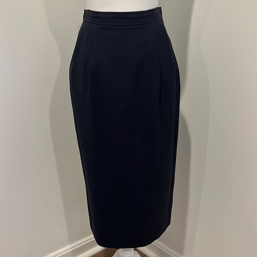 Aria Freedberg | Navy midi skirt | Size 2